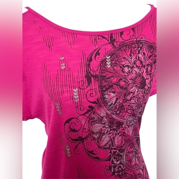 Bongo tee top pink lots of rhinestones and sparkles.  Size M/M. - Picture 2 of 7